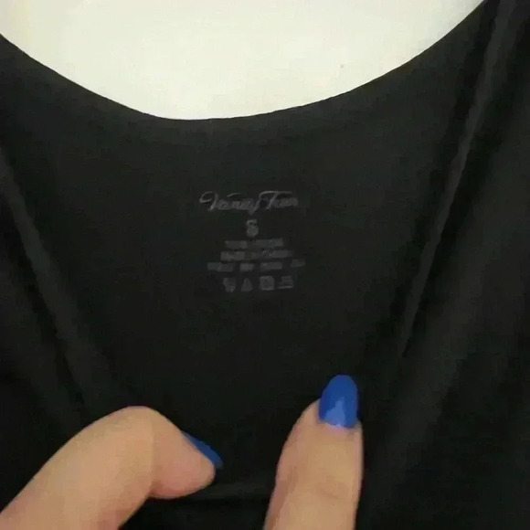 BASIC BLACK TANK SIZE SMALL - Picture 2 of 2